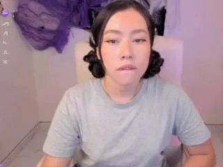 Freechat bubble-gum on CamSoda