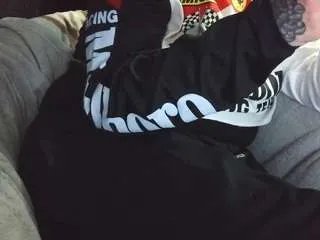 Offline cammslut4u on CamSoda