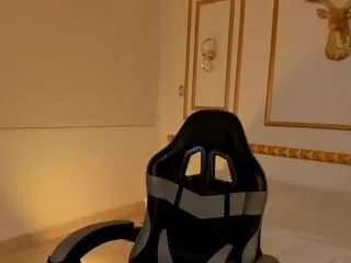 Freechat caro03x on CamSoda