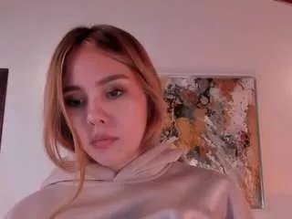 conniehot on CamSoda 