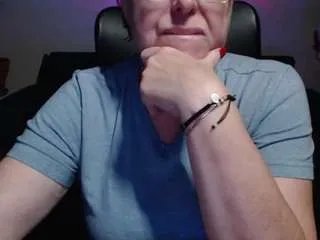 Offline curvyjoanna on CamSoda