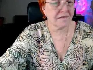 Offline curvyjoanna on CamSoda