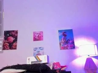 Freechat ebony-cutte on CamSoda