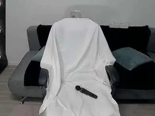 Offline ellaswan on CamSoda