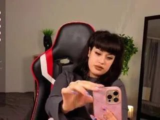 Offline emilylion7 on CamSoda