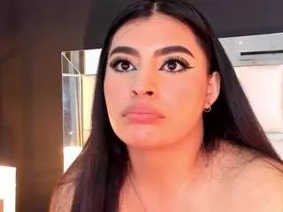 Freechat emma-kitty on CamSoda