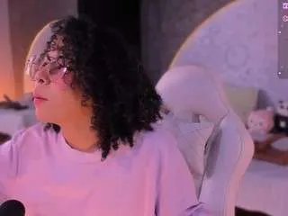 Freechat emma-nakamura on CamSoda