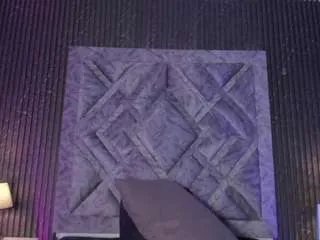 Private hannyk on CamSoda