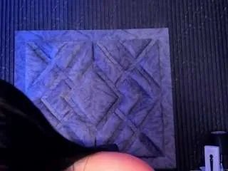 Private hannyk on CamSoda