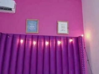 Offline hornysweetebony on CamSoda