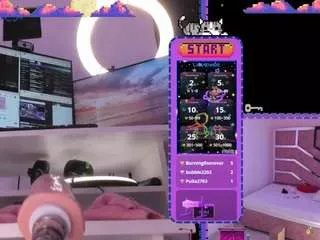 Offline hyliebloom on CamSoda