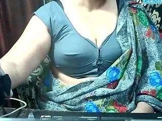 indianbhabimilf40 on CamSoda 
