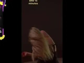 Offline kristelshow on CamSoda