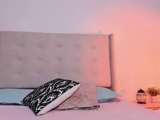 Offline latindolly on CamSoda