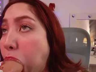 Offline lilyvelvet on CamSoda