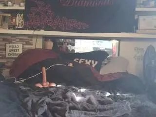 Offline lushdiamondz on CamSoda