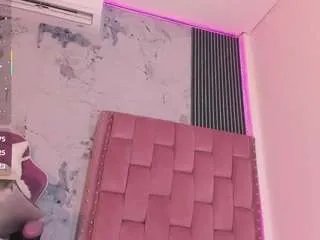 Freechat mia-duarte-1 on CamSoda