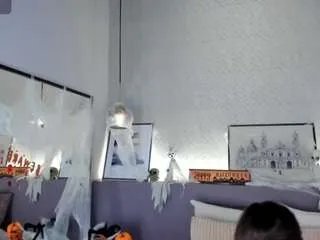 Freechat miiakay on CamSoda