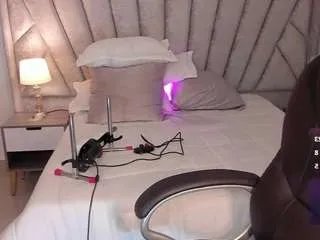 Offline mila-blaze on CamSoda