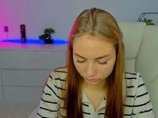 Freechat milaaaddam on CamSoda