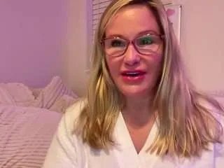 Offline milf-goddess on CamSoda