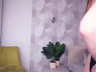 Freechat monafulford on CamSoda