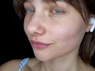 Freechat monserrategreubel on CamSoda