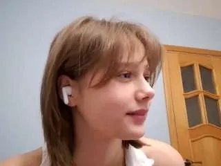 Freechat monserrategreubel on CamSoda