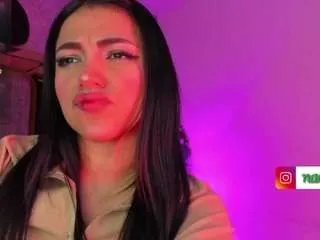 Offline naomi-gomez on CamSoda