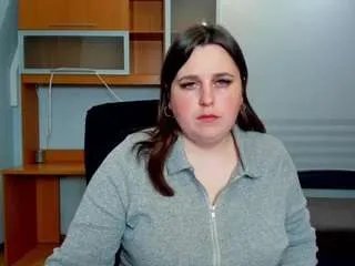 Freechat naomi2life on CamSoda