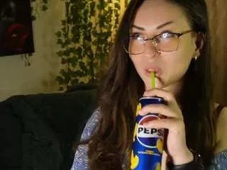 Offline naughtyhomemade17 on CamSoda