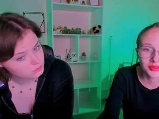 Offline nikol-kitt on CamSoda