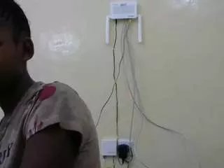 Freechat queen-sasha on CamSoda