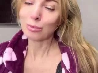 Offline rachelbeauty on CamSoda