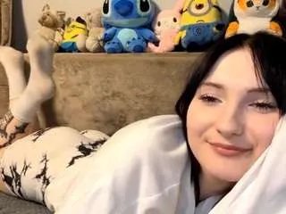 Offline rosalietowels on CamSoda