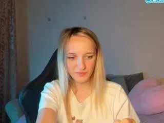 Freechat rousereedd on CamSoda