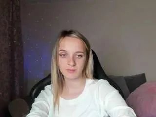 Freechat rousereedd on CamSoda