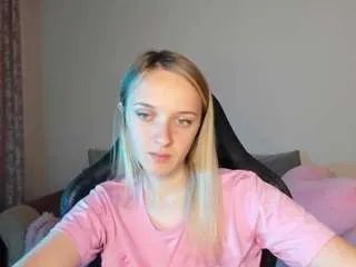 Freechat rousereedd on CamSoda