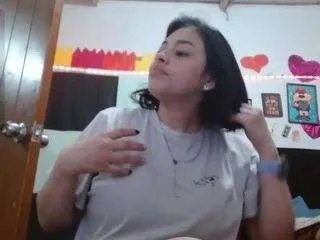 Offline saray-extrovert on CamSoda