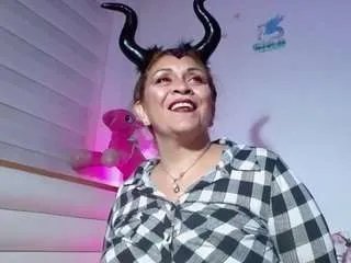 Freechat scarlettbooty on CamSoda