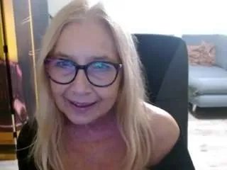 Freechat sofiadream on CamSoda