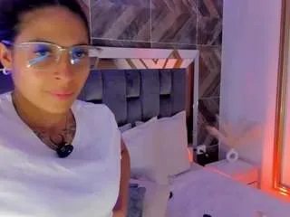 Offline taniiasmiith on CamSoda