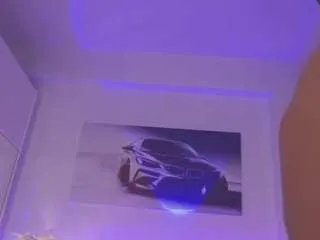 Freechat theowonder on CamSoda