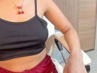 Freechat tiana-glowxxx on CamSoda