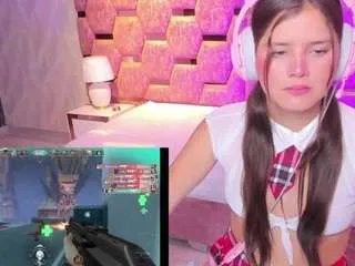 Freechat triannab on CamSoda