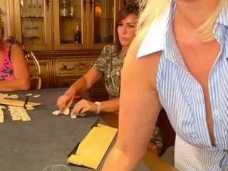 Freechat tunderosee on CamSoda