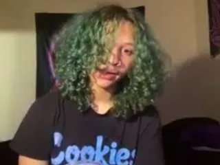 Freechat universethadon on CamSoda