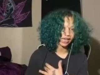 Freechat universethadon on CamSoda