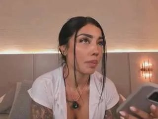 Offline victoriabenedetti2 on CamSoda