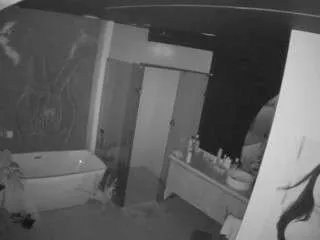 Offline voyeurcam-casa-salsa-bathroom-4 on CamSoda